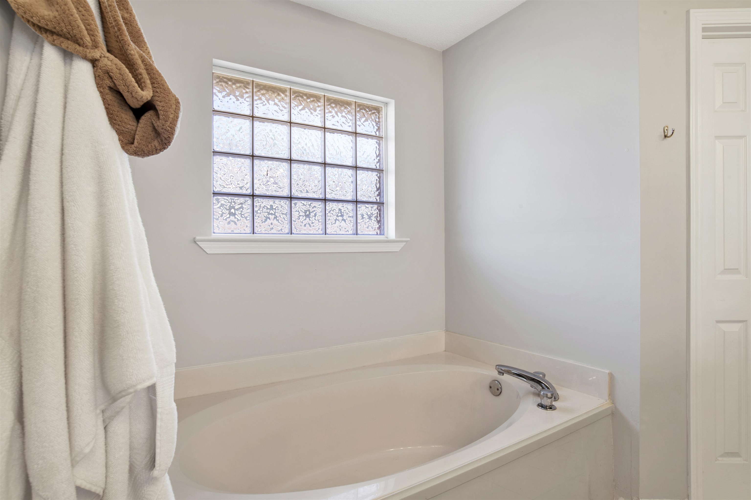 24605 Tarpon Lane Orange Beach, AL 36561 - Photo 21 of 36 Bathroom
