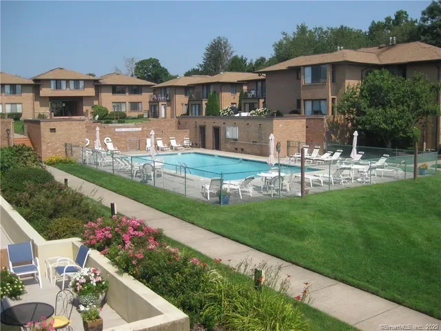 $2,300 | 350 Grovers Avenue, Unit 1C, Bridgeport, CT 06605