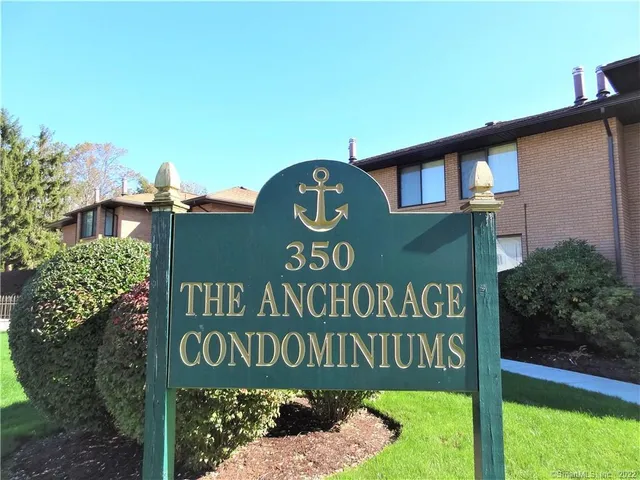 $2,300 | 350 Grovers Avenue, Unit 1C, Bridgeport, CT 06605