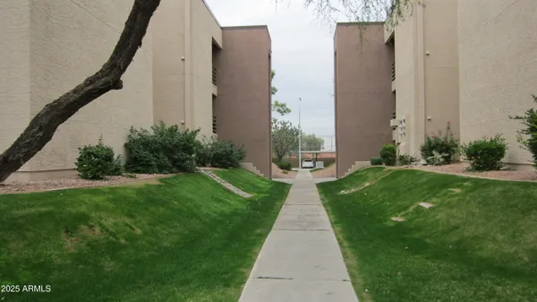 $1,400 | 1340 North Recker Road, Unit 323, Mesa, AZ 85205