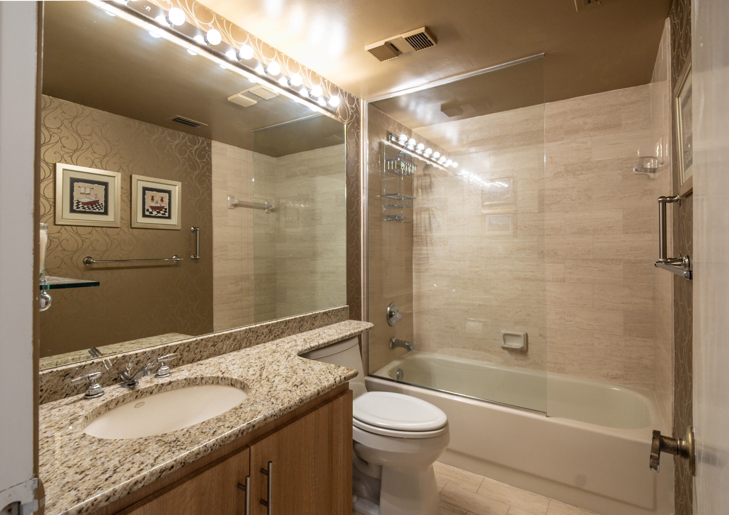 7202 Promenade Drive, Unit 302 Boca Raton, FL 33433 - Photo 18 of 33 GUEST BATH