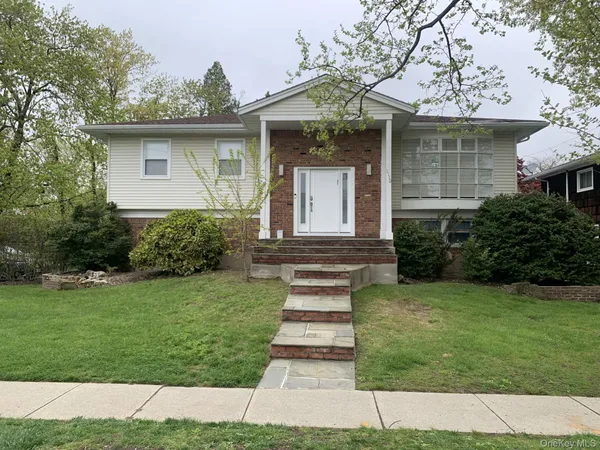 $4,400 | 1110 William Street, Hewlett, NY 11557