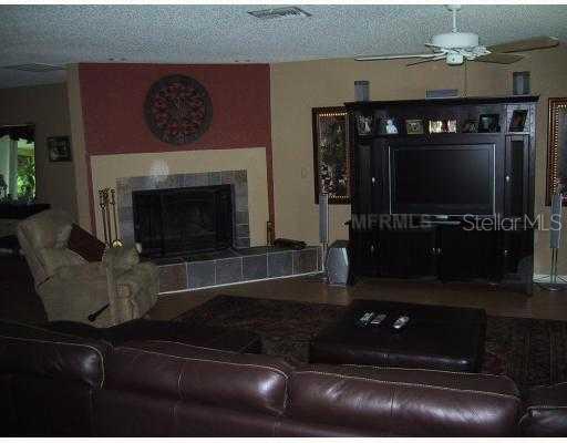 971 Horizon Road Venice, FL 34293 - Photo 5 of 7 Living Room