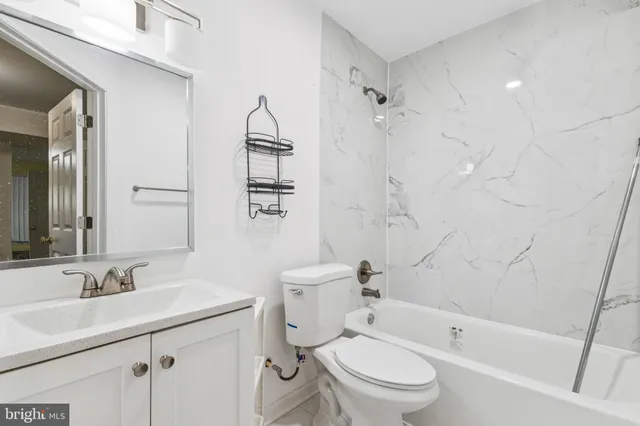 $2,900 | 43067 Candlewick Square, Leesburg, VA 20176