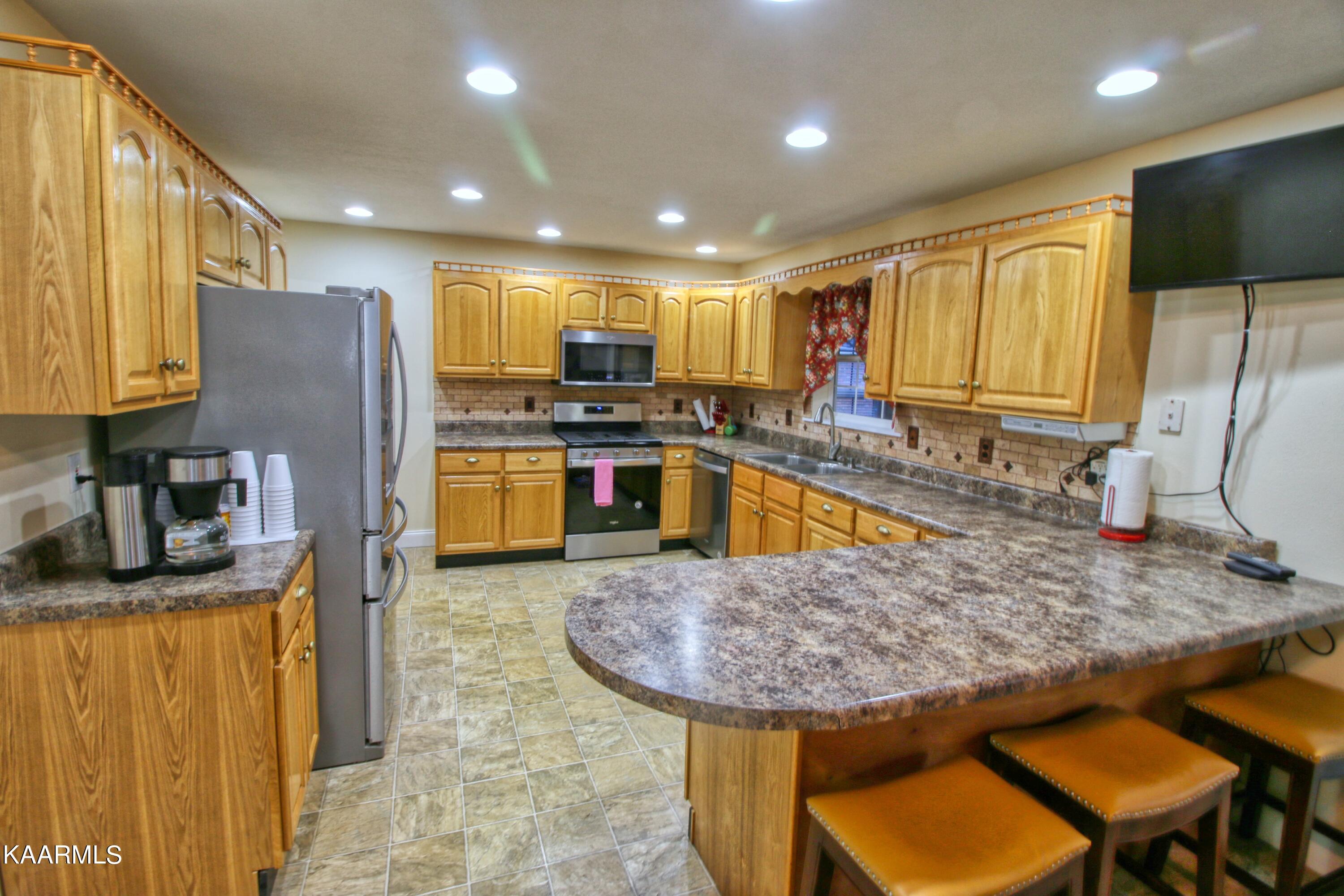272 Pine Grove Road Crossville, TN 38571 - Photo 13 of 36 kitchen