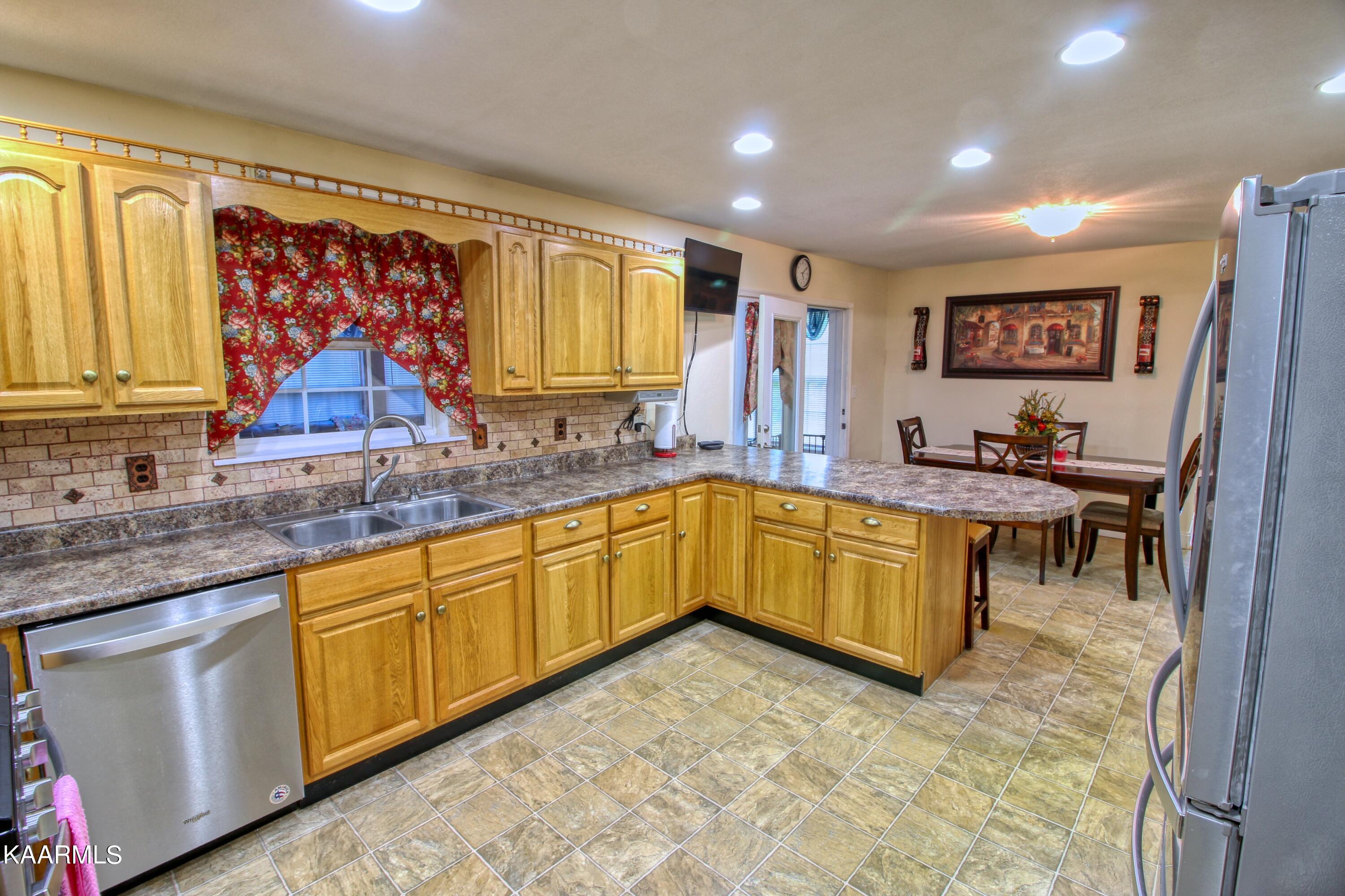 272 Pine Grove Road Crossville, TN 38571 - Photo 14 of 36 kitchen1