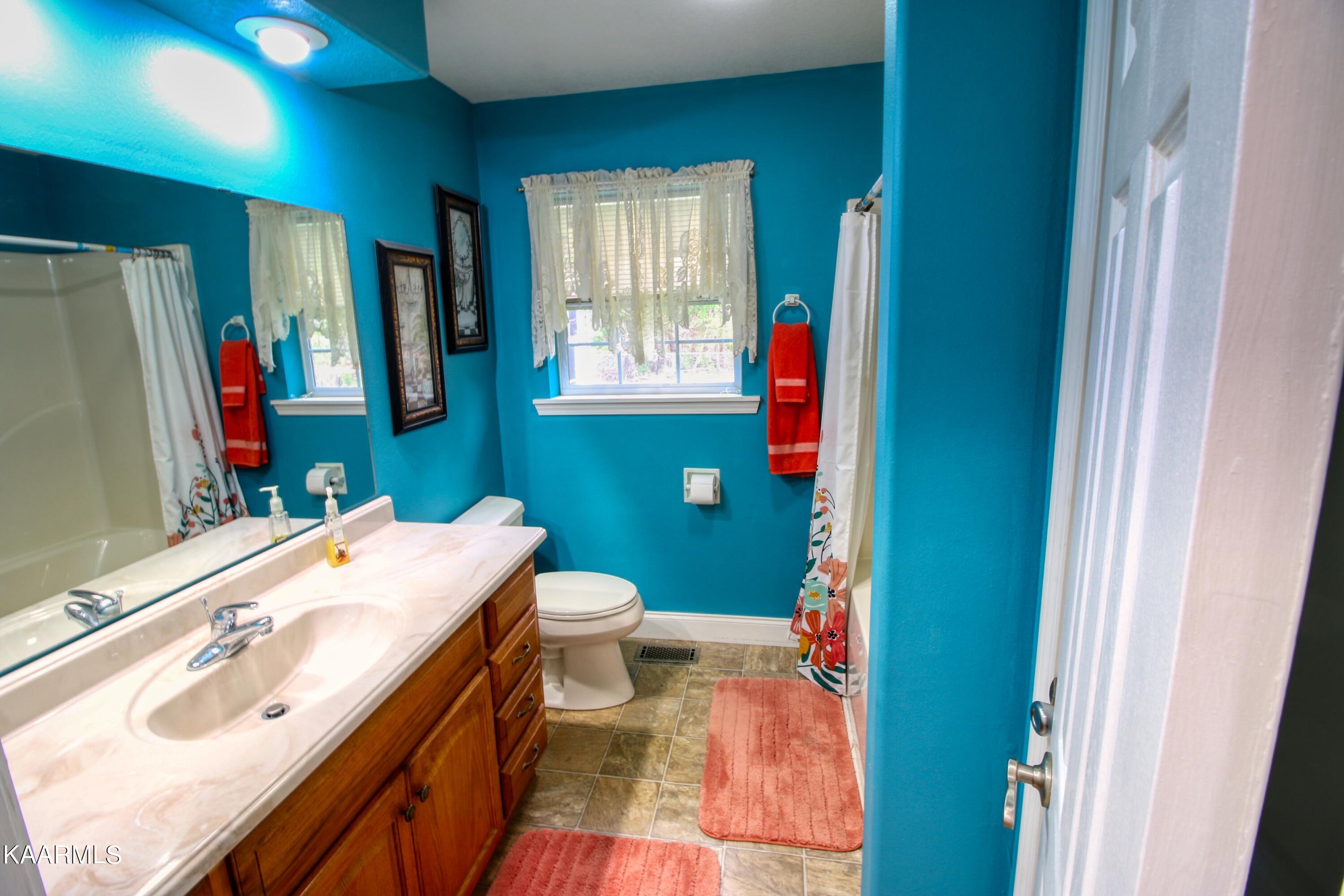 272 Pine Grove Road Crossville, TN 38571 - Photo 27 of 36 guestbath