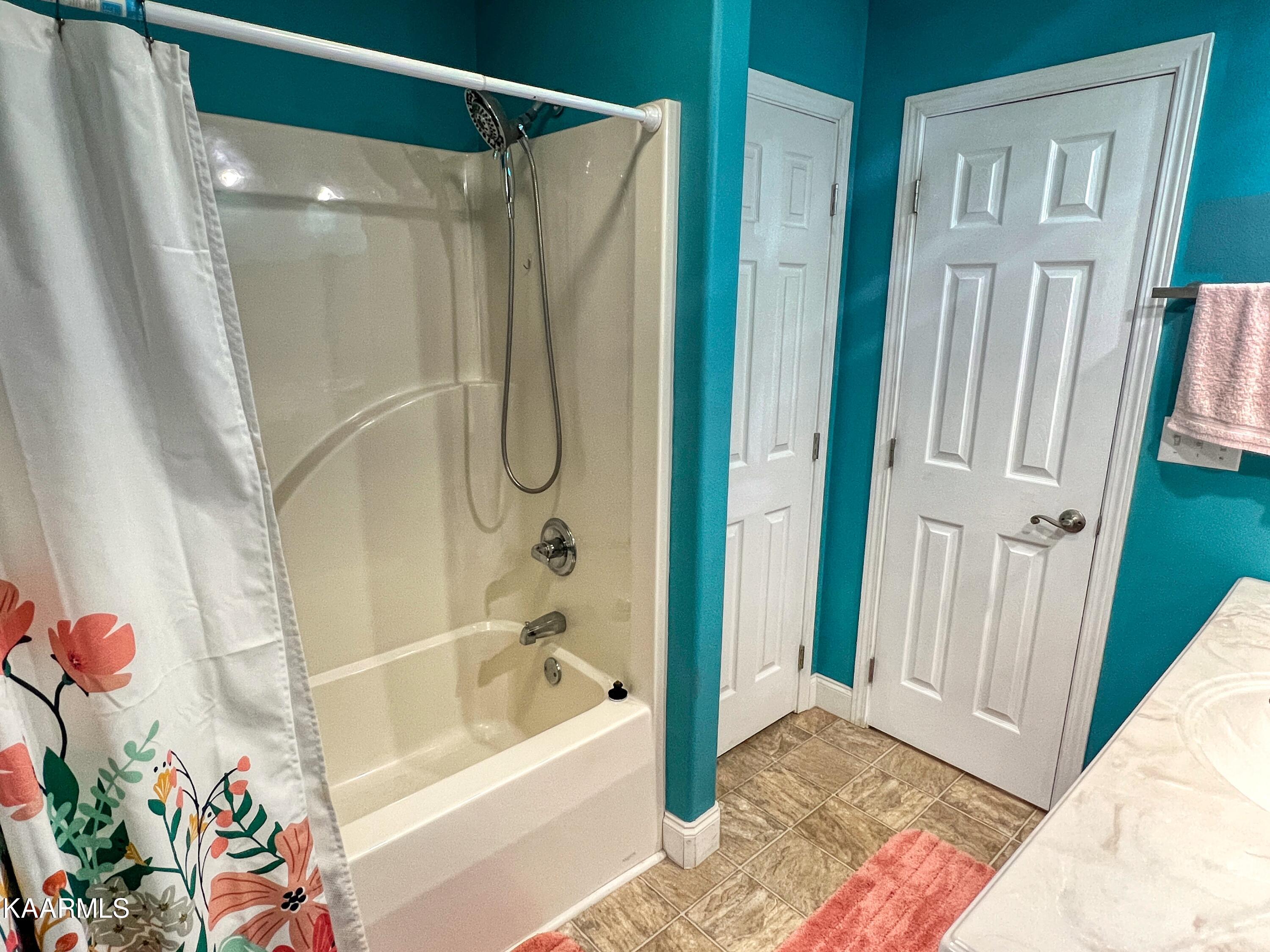 272 Pine Grove Road Crossville, TN 38571 - Photo 28 of 36 guestbathroom
