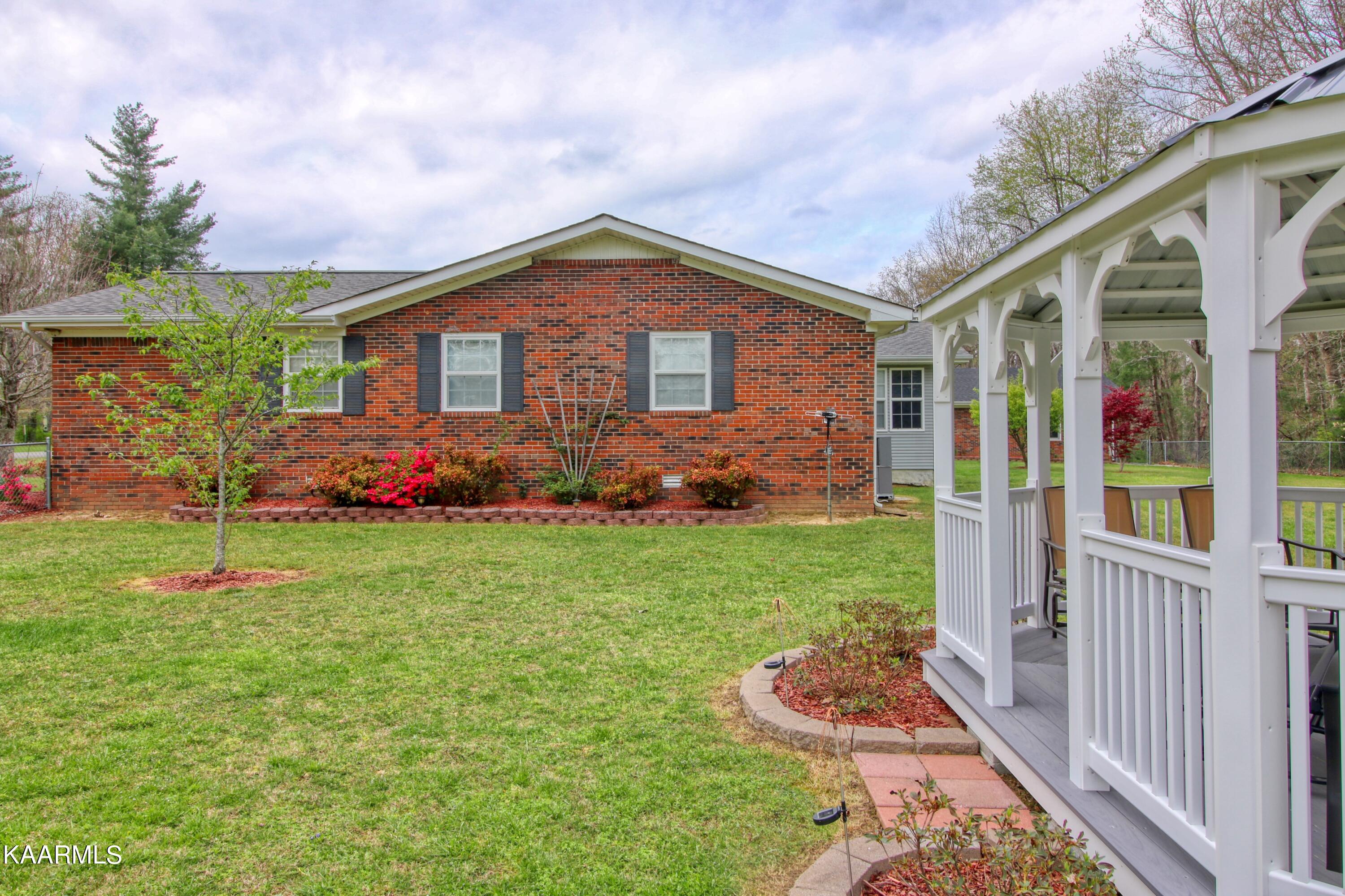 272 Pine Grove Road Crossville, TN 38571 - Photo 32 of 36 sideofhouse:gazebo