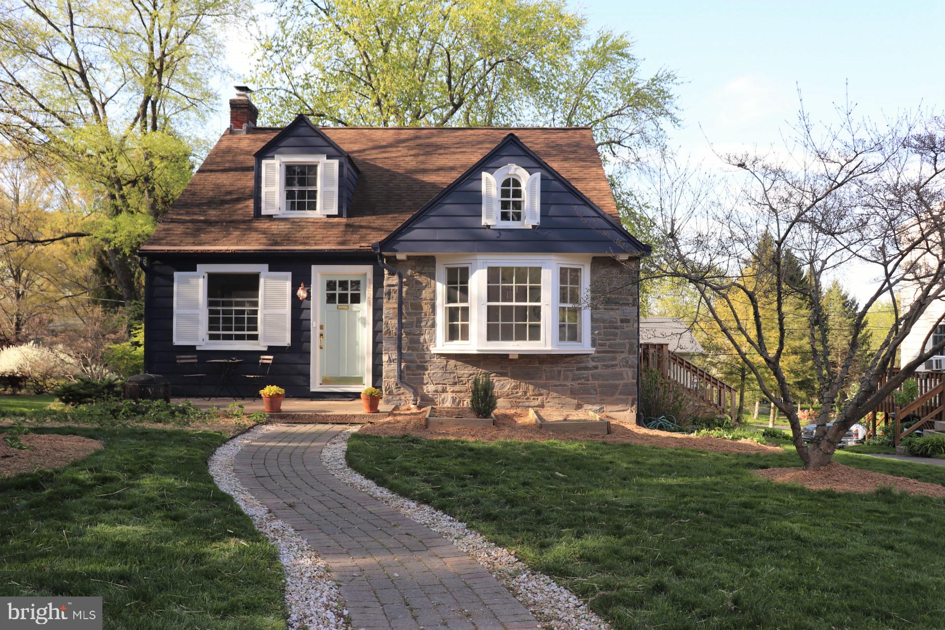 1621 Ridgeview Avenue Lancaster, PA 17603 - Photo 1 of 29 Gallery Image 1