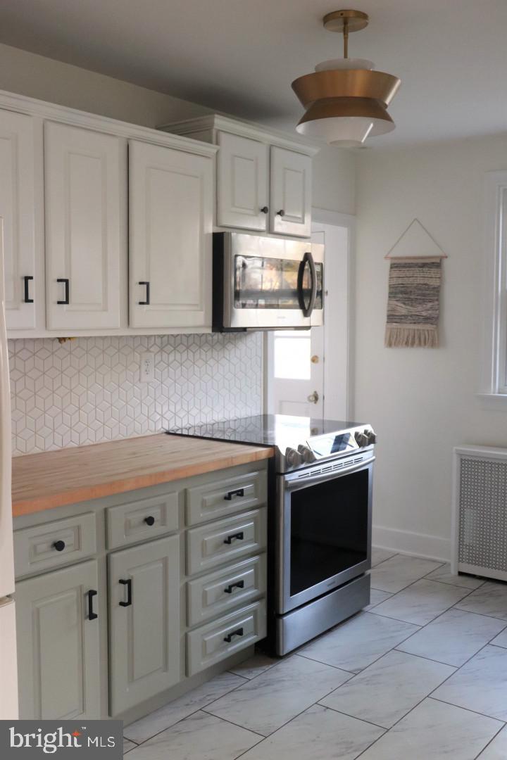 1621 Ridgeview Avenue Lancaster, PA 17603 - Photo 2 of 29 Gallery Image 2
