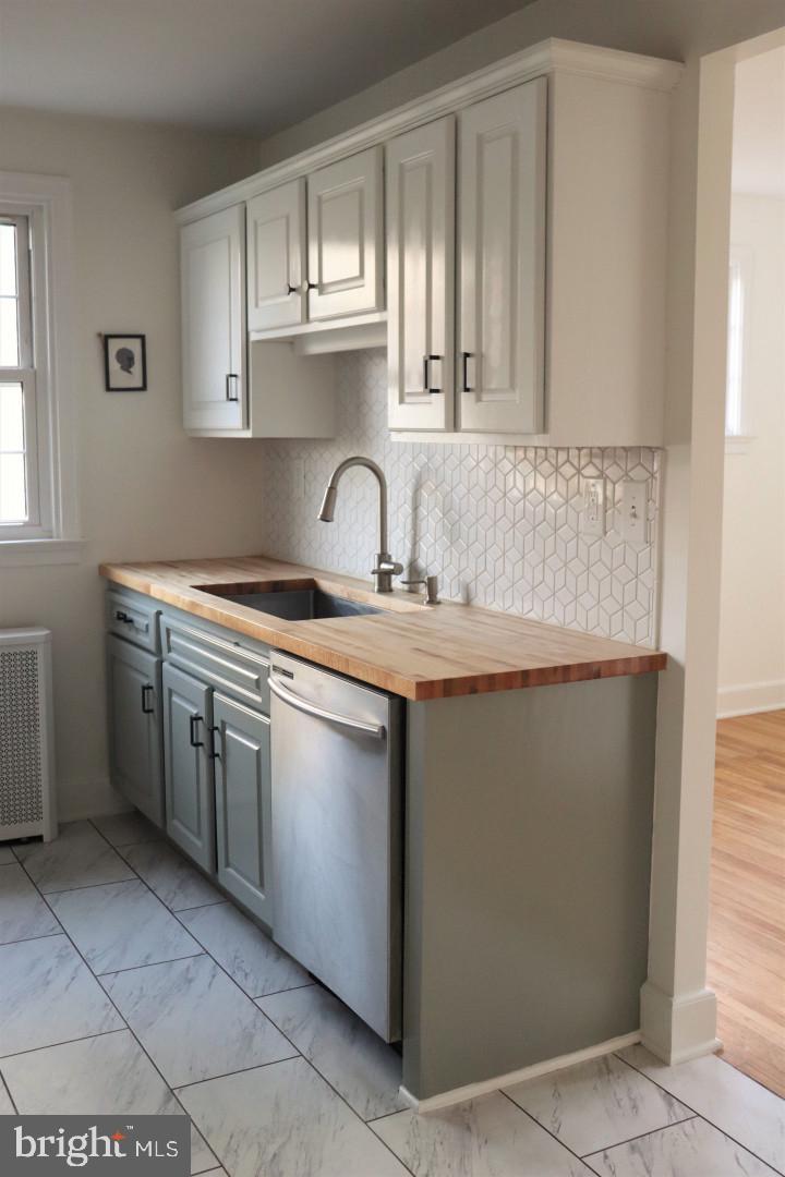 1621 Ridgeview Avenue Lancaster, PA 17603 - Photo 5 of 29 Gallery Image 5