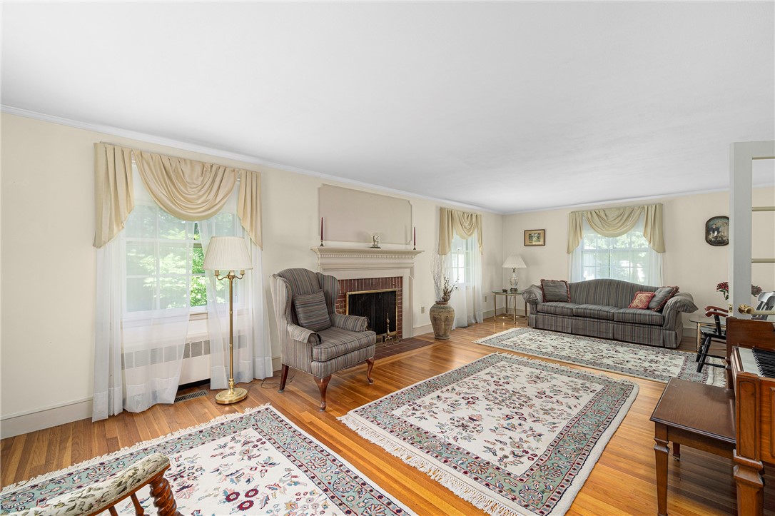 40 Rumstick Road Barrington, RI 02806 - Photo 4 of 50