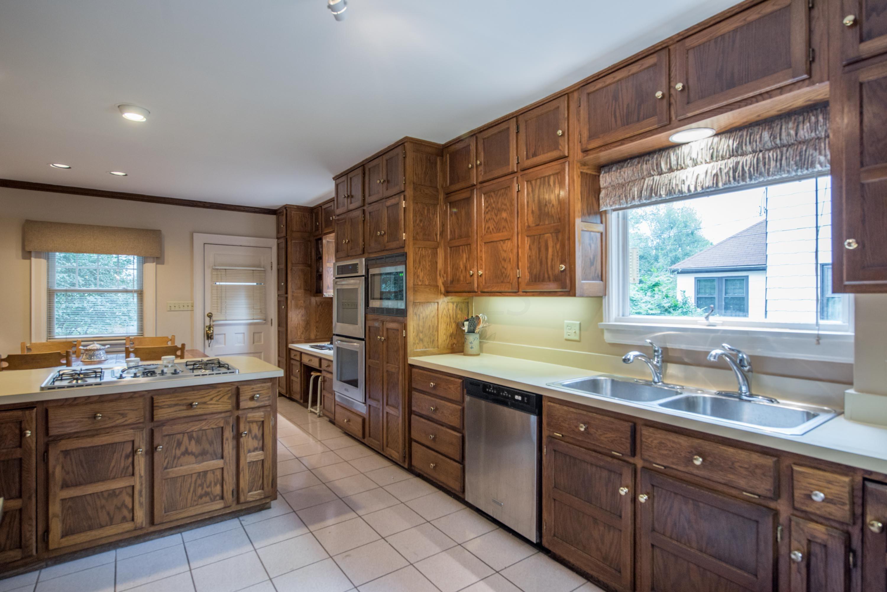 341 South Cassingham Road Bexley, OH 43209 - Photo 14 of 62