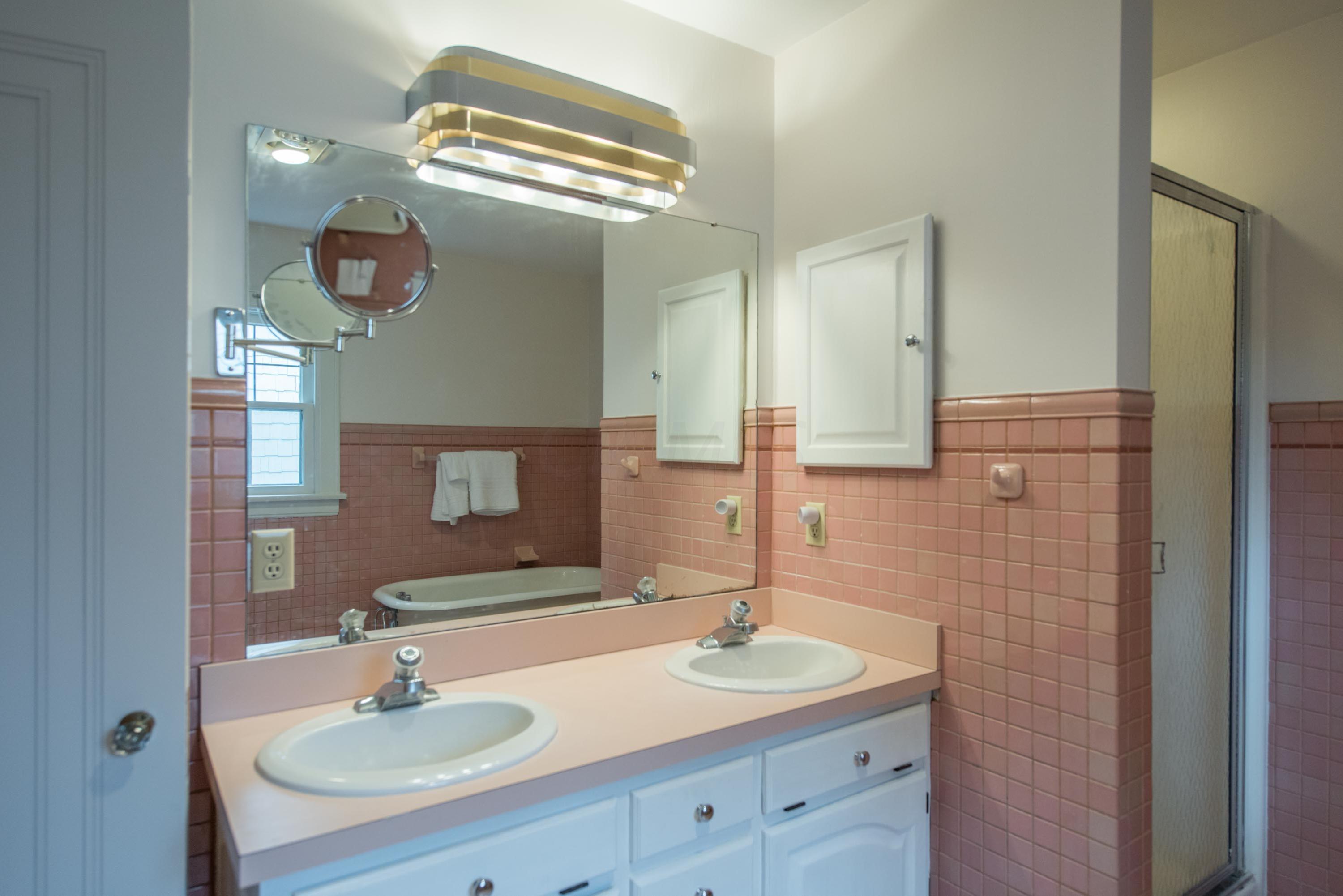 341 South Cassingham Road Bexley, OH 43209 - Photo 32 of 62