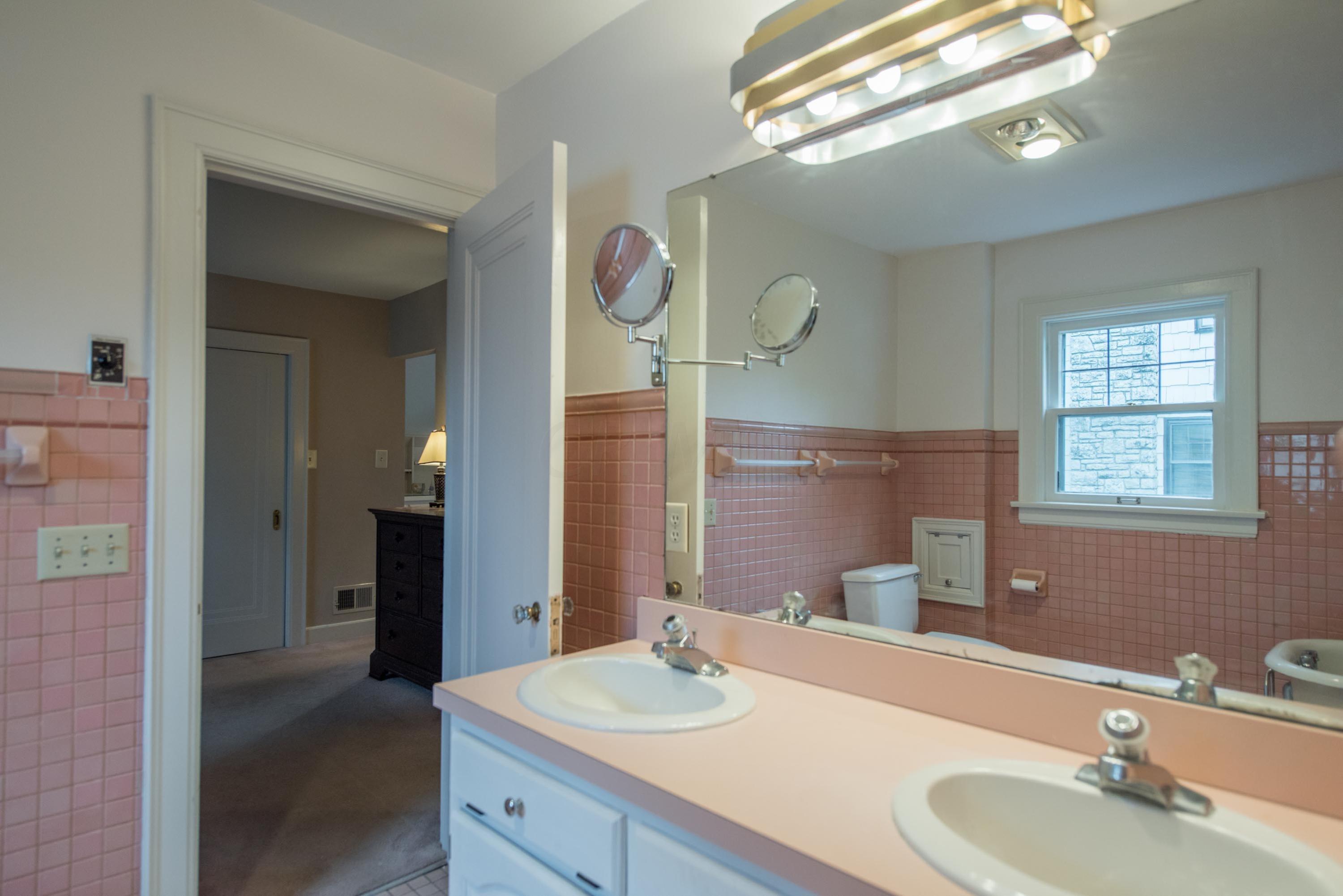 341 South Cassingham Road Bexley, OH 43209 - Photo 33 of 62