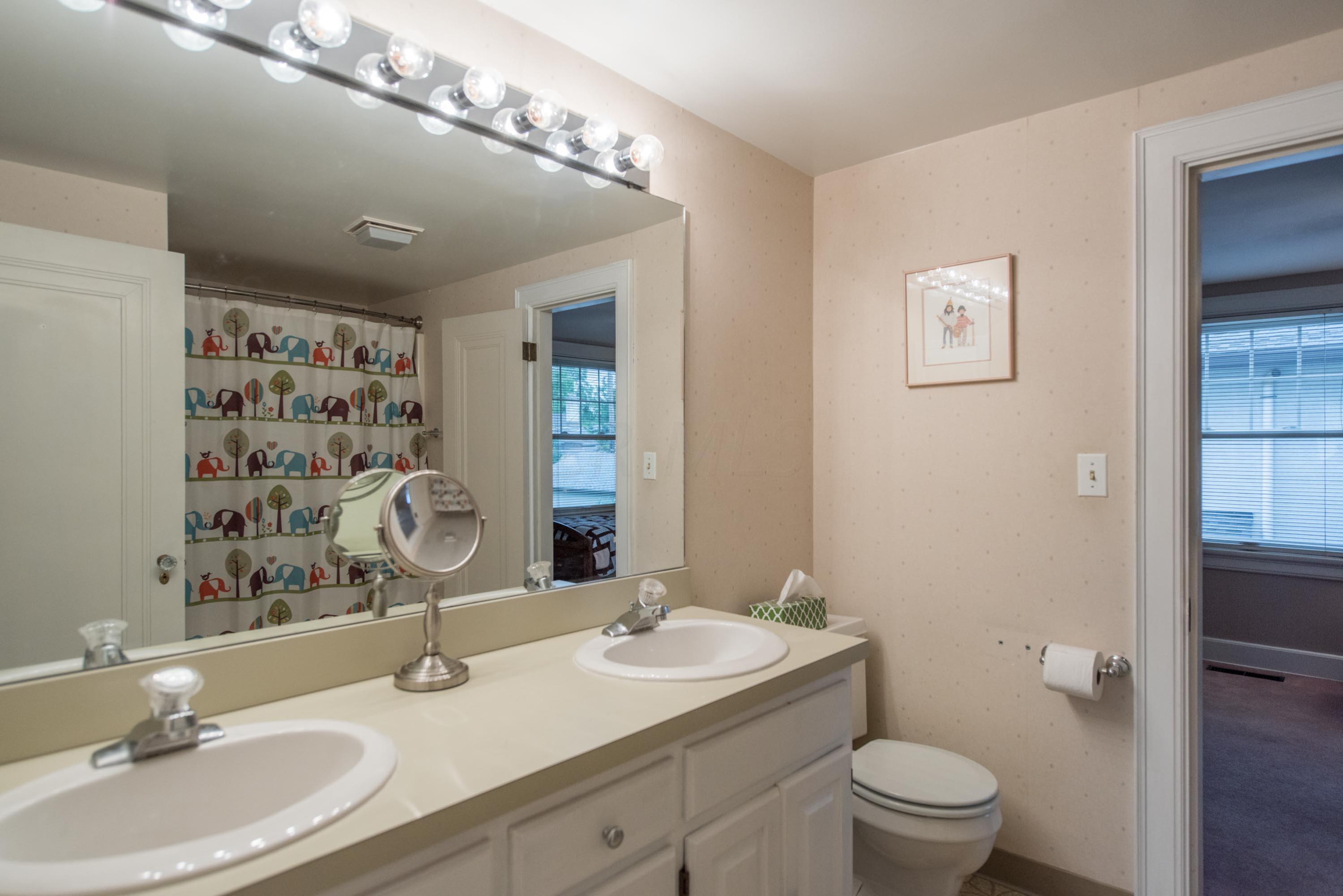 341 South Cassingham Road Bexley, OH 43209 - Photo 38 of 62