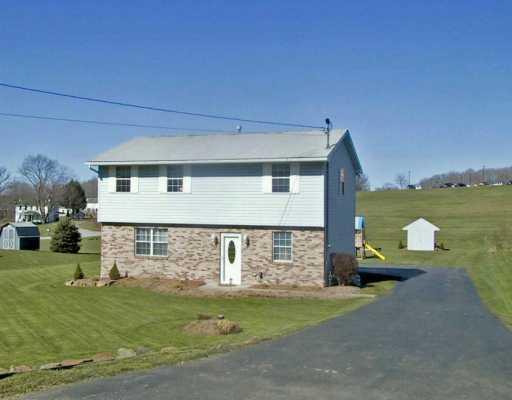537 Bonniebrook Road Butler, PA 16002 - Photo 1 of 8 Exterior Front.