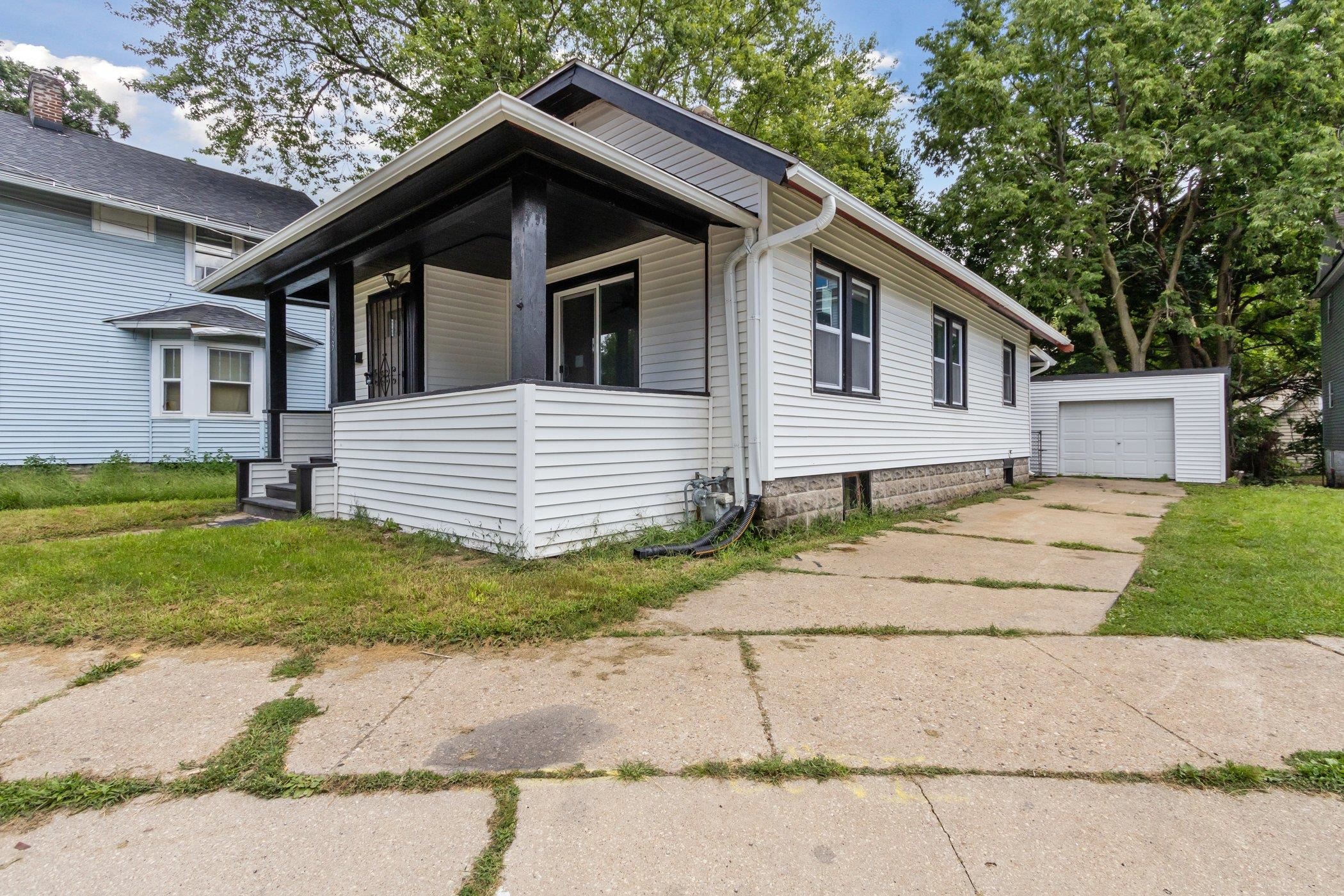 933 Ridge Avenue Rockford, IL 61103 - Photo 4 of 37 Gallery Image 4
