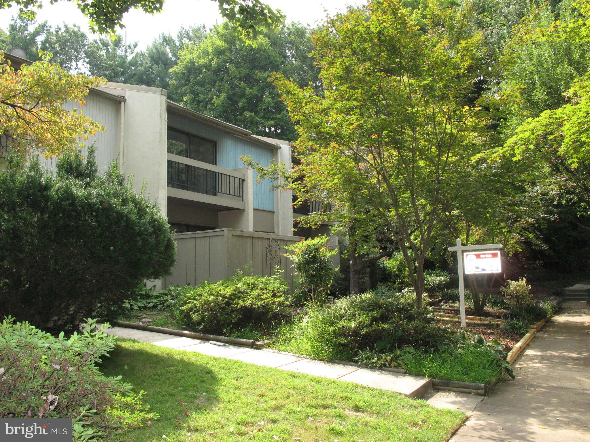 11717 Newbridge Court Reston, VA 20191 - Photo 1 of 25 Exterior (Front)