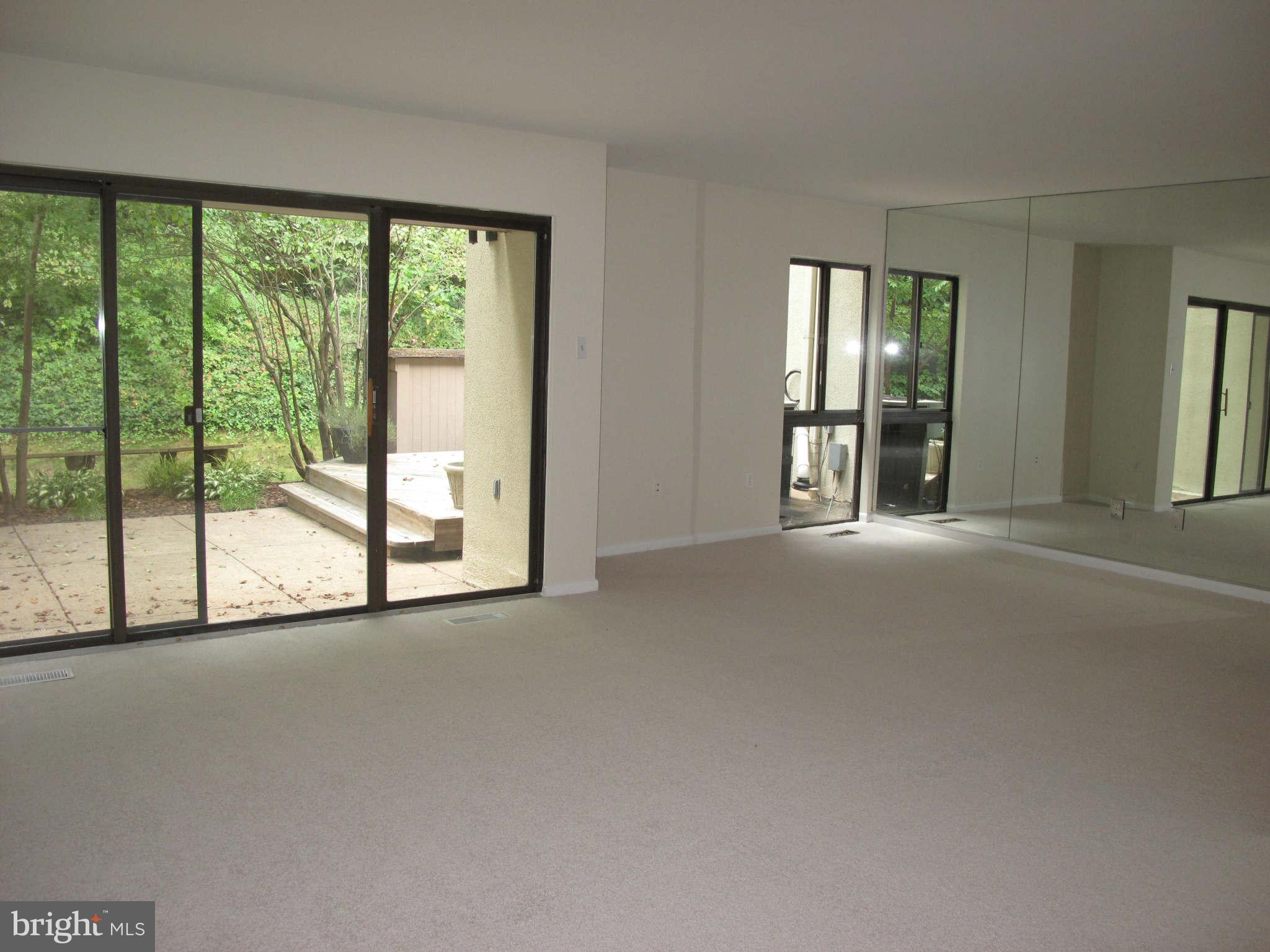 11717 Newbridge Court Reston, VA 20191 - Photo 5 of 25 Living Room/Dining Room