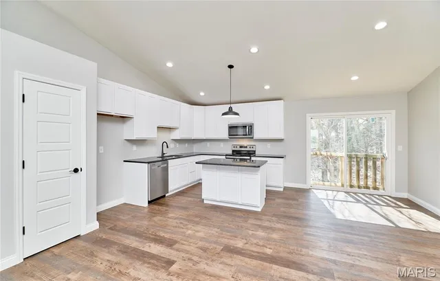 $285,900 | 28718 Woodland Heights Drive, Warrenton, MO 63383