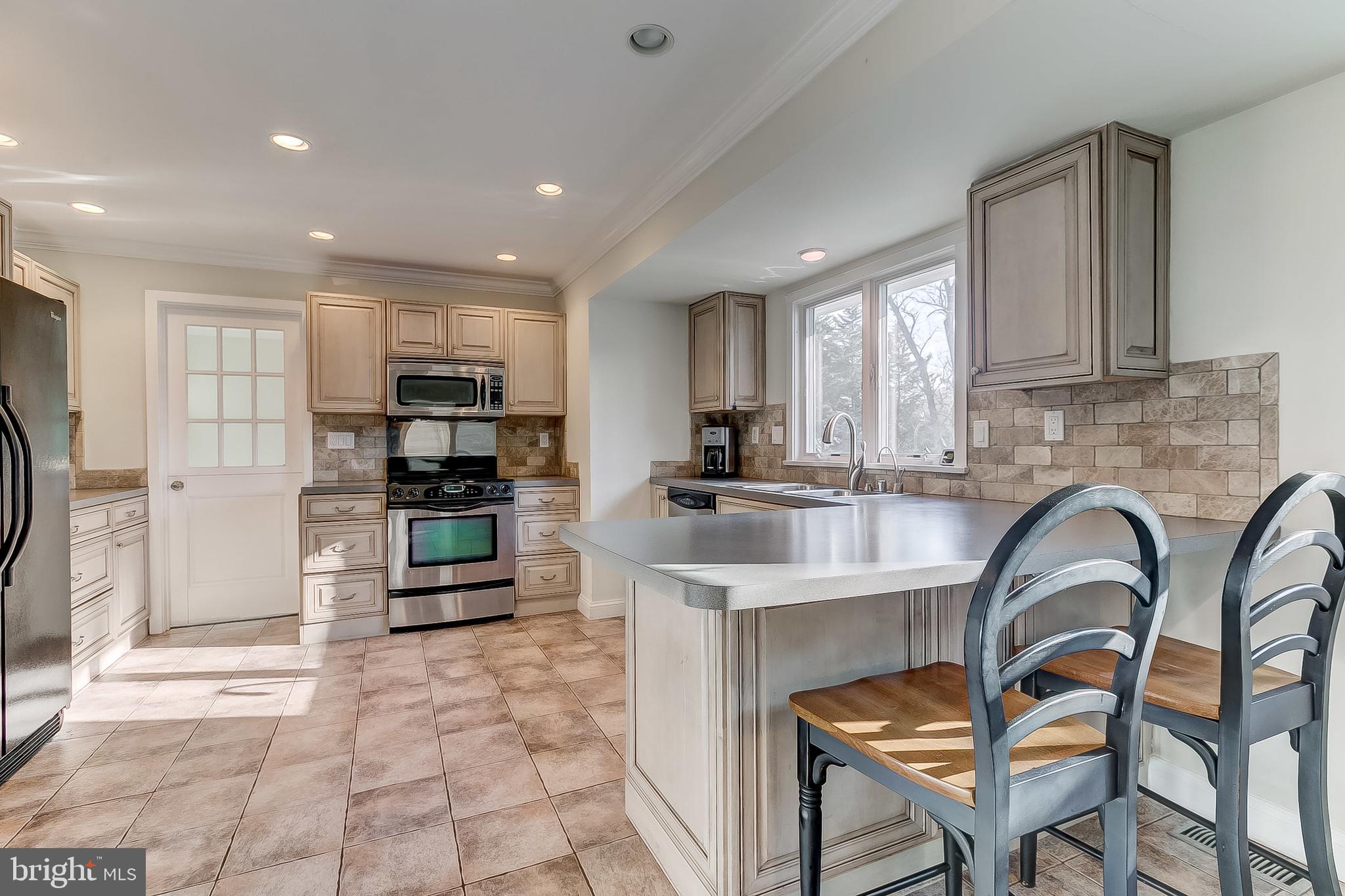 7841 Tick Neck Road Pasadena, MD 21122 - Photo 16 of 63 Kitchen