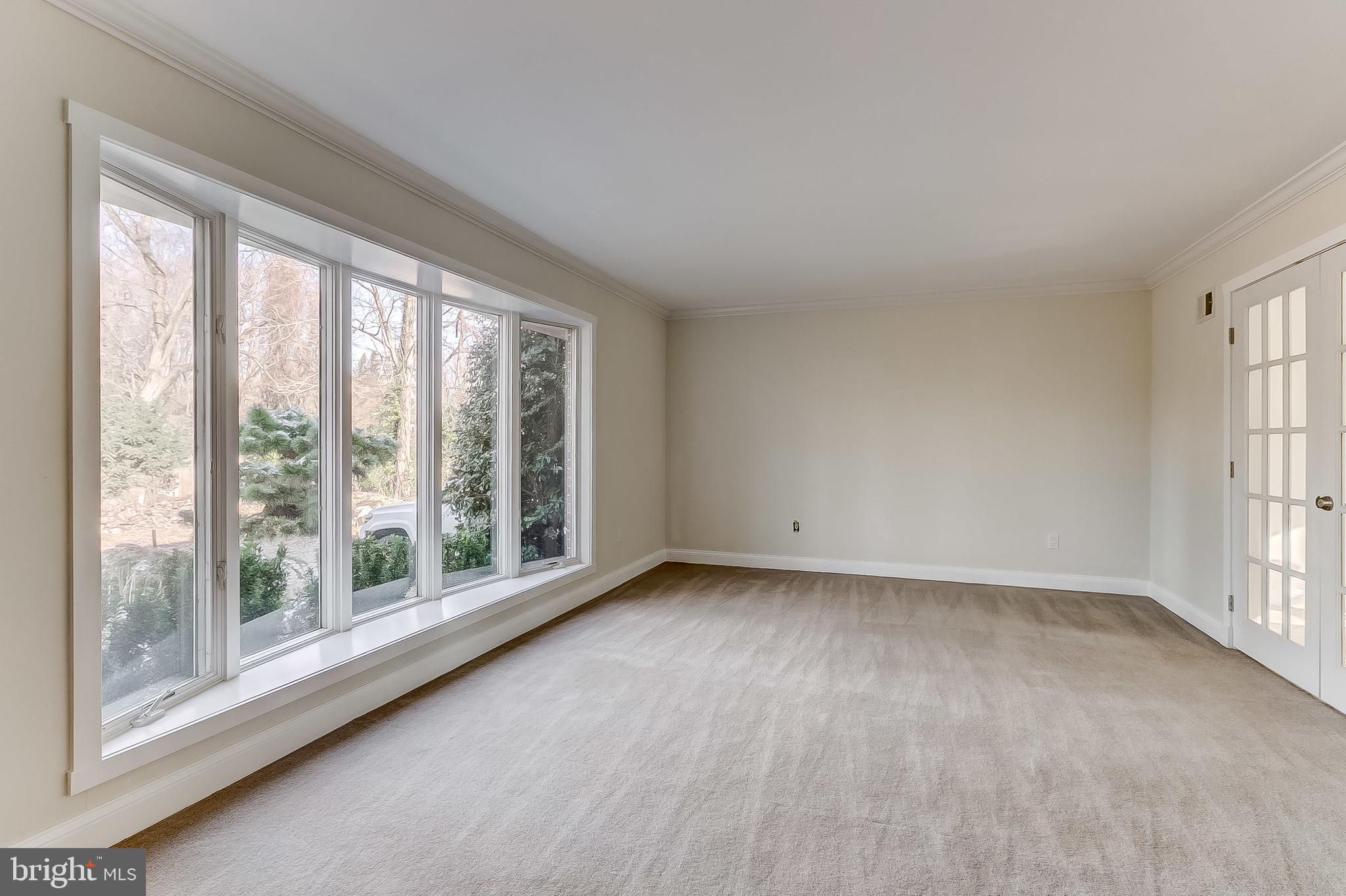 7841 Tick Neck Road Pasadena, MD 21122 - Photo 21 of 63 Family Room
