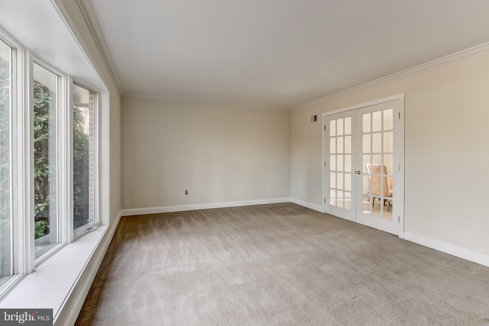7841 Tick Neck Road Pasadena, MD 21122 - Photo 22 of 63 Family Room