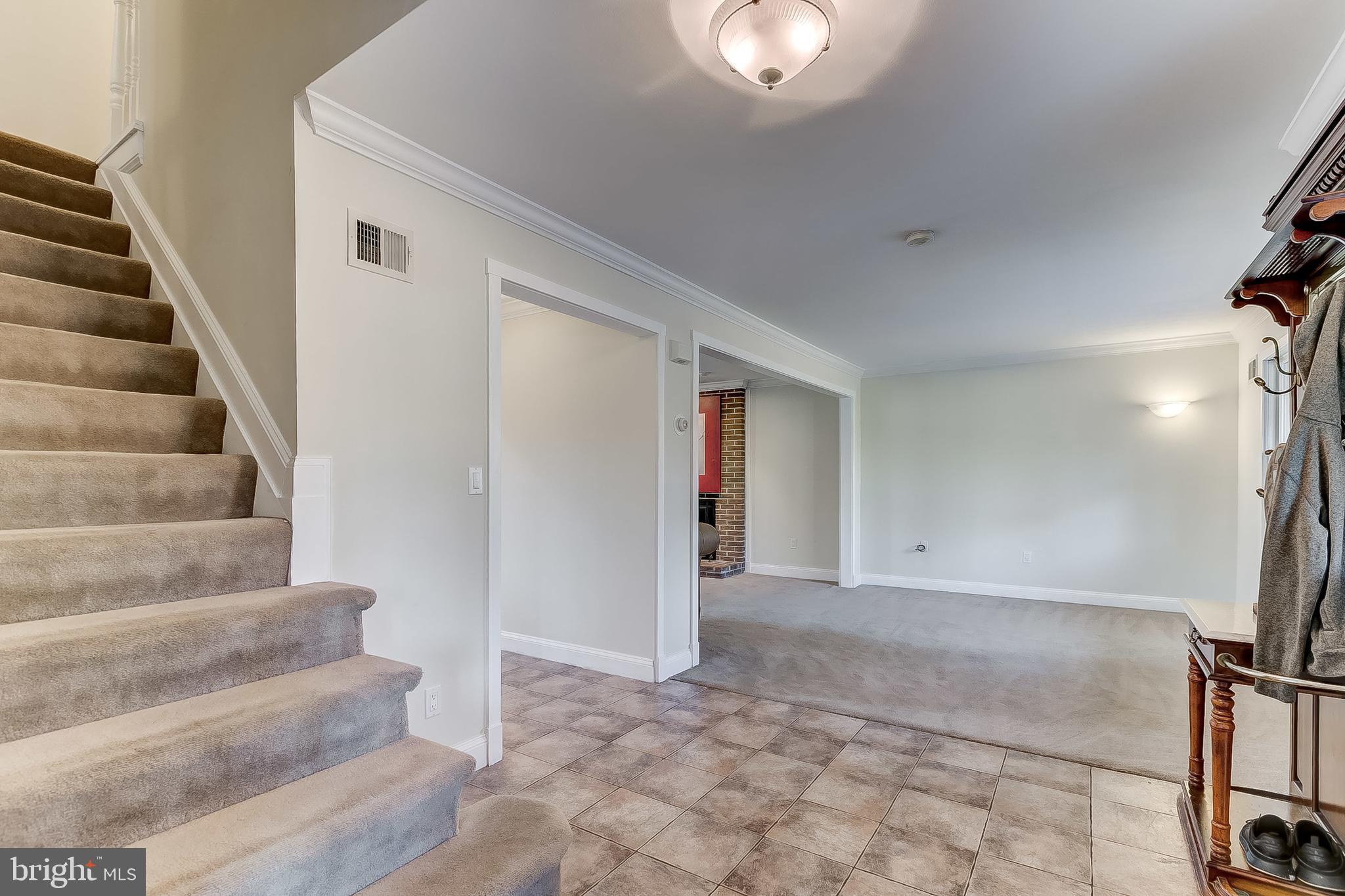 7841 Tick Neck Road Pasadena, MD 21122 - Photo 6 of 63 Foyer