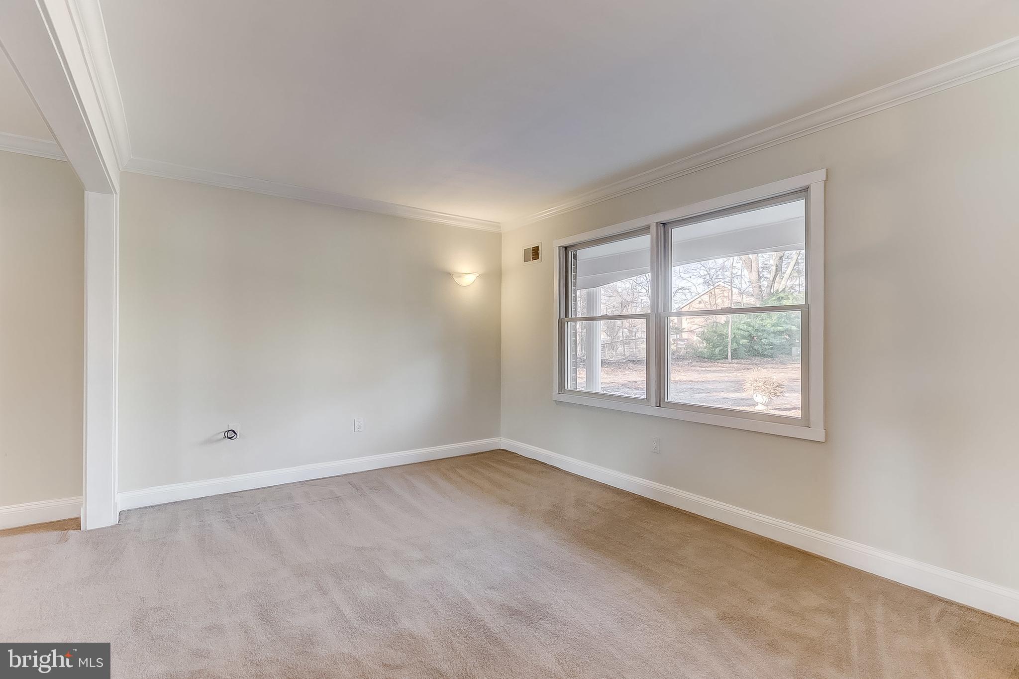 7841 Tick Neck Road Pasadena, MD 21122 - Photo 8 of 63 Living Room
