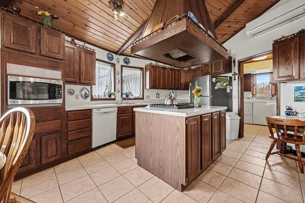 $750,000 | 828 Reunion Avenue, Fremont, MI 49412