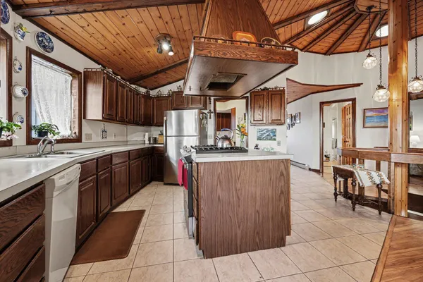 $750,000 | 828 Reunion Avenue, Fremont, MI 49412