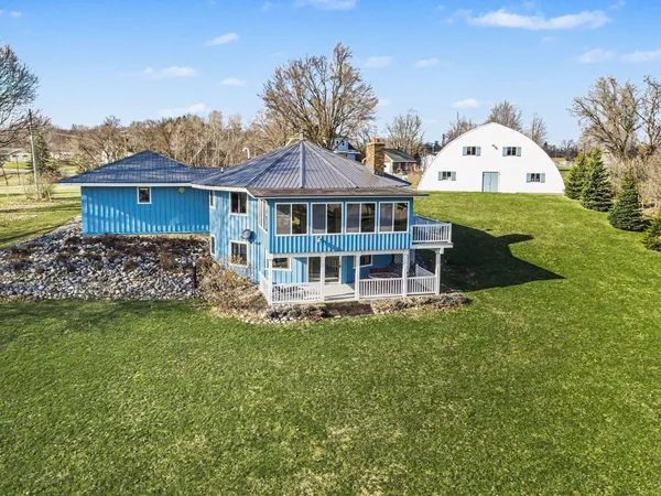 $750,000 | 828 Reunion Avenue, Fremont, MI 49412