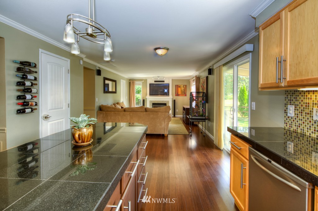 2582 Union Avenue Northeast Renton, WA 98059 - Photo 11 of 15 Gallery Image 11