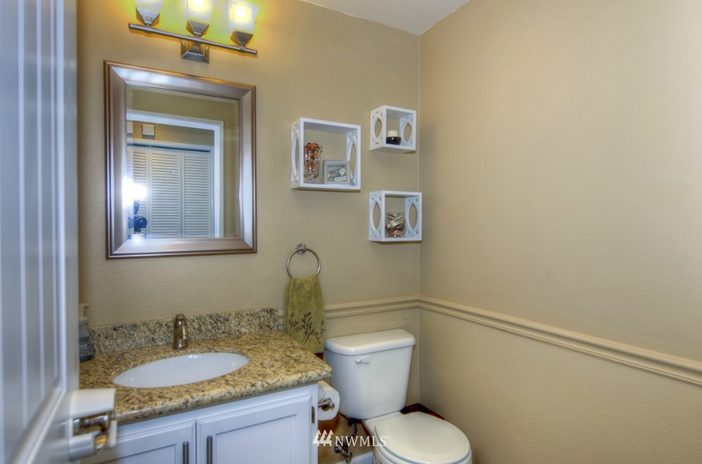 2582 Union Avenue Northeast Renton, WA 98059 - Photo 5 of 15 Gallery Image 5