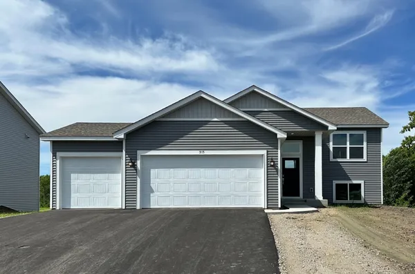 $367,485 | 915 Harvest Trail, Buffalo, MN 55313