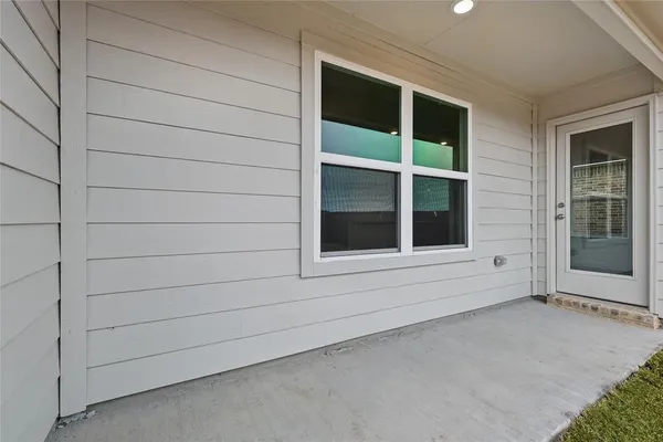 $324,990 | 126 Patrick Henry Drive, Venus, TX 76084