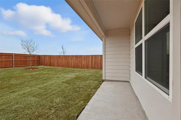 $324,990 | 126 Patrick Henry Drive, Venus, TX 76084