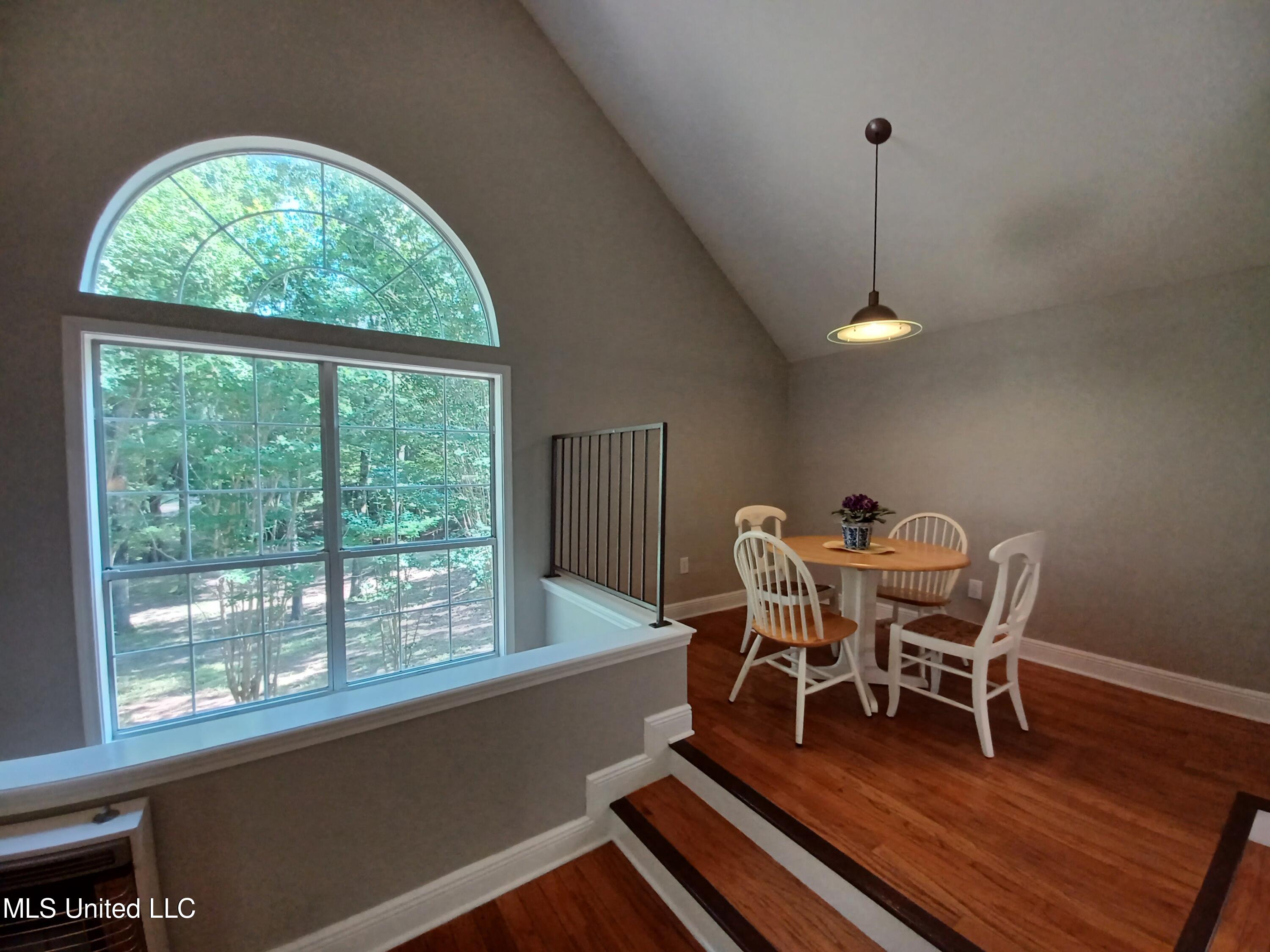 3510 Joe Coker Road Jackson, MS 39213 - Photo 8 of 19 Cozy Dining Area with views