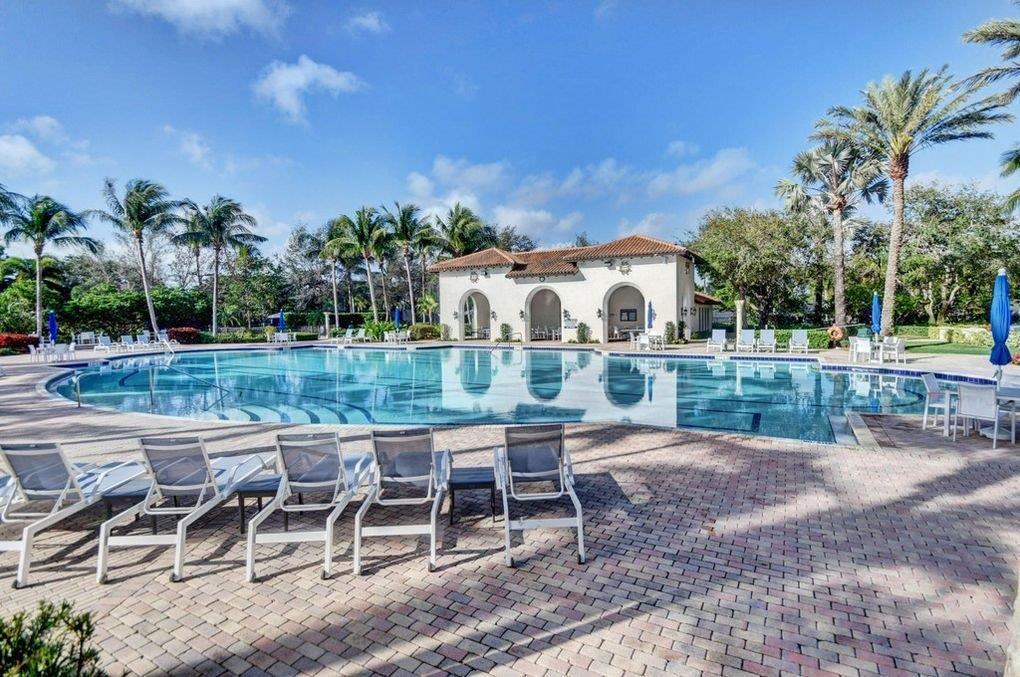 17562 Middlebrook Way Boca Raton, FL 33496 - Photo 57 of 82 a view of a backyard with sitting area