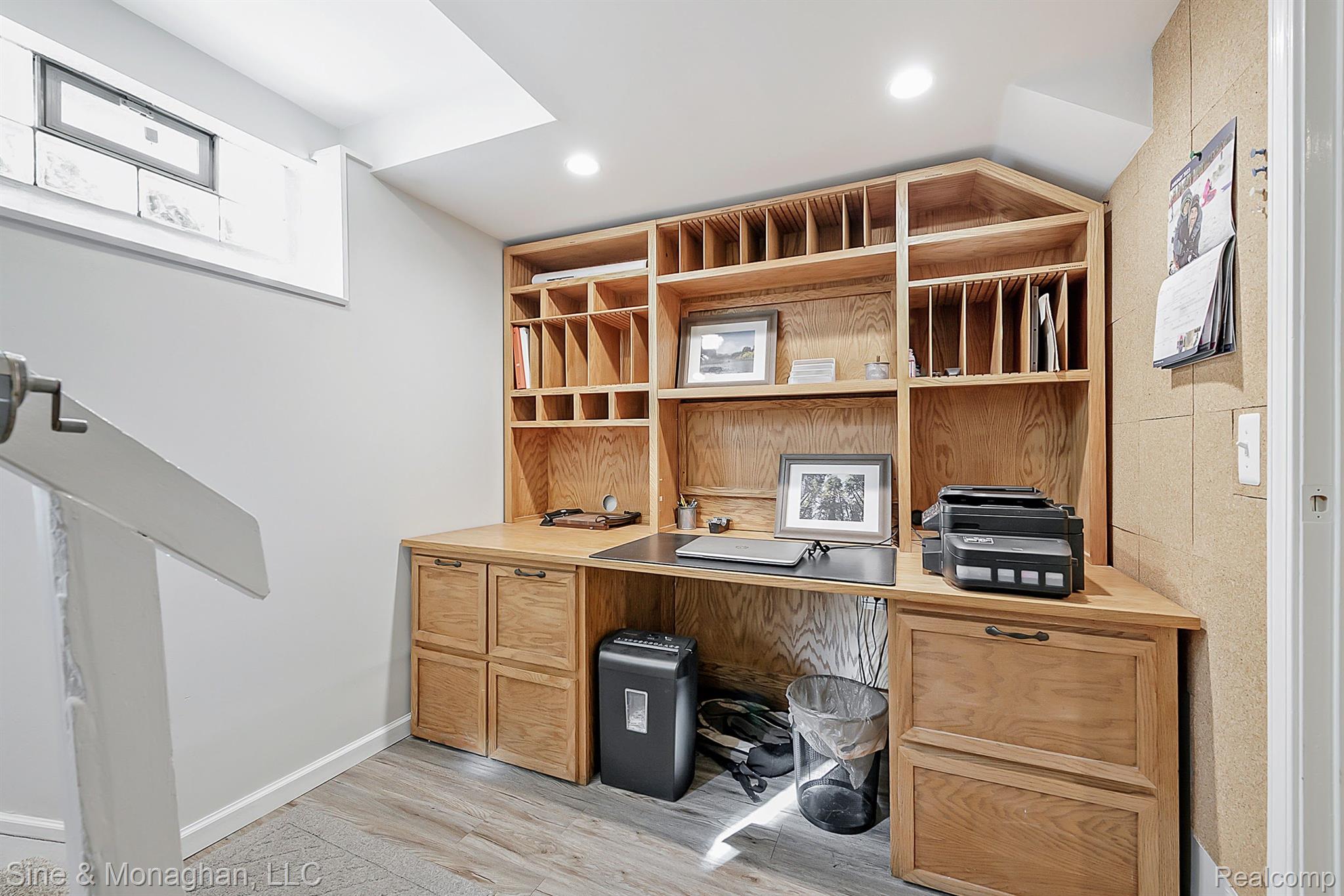 1772 Villa Road Birmingham, MI 48009 - Photo 35 of 46 Desk in lower level stays