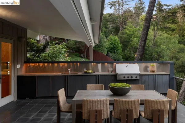 $2,395,000 | 2871 Morley Drive, Oakland, CA 94611