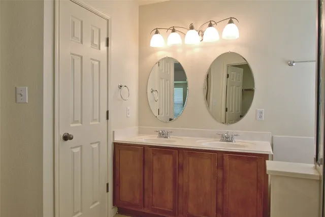 $1,995 | 7749 Squirrel Hollow Drive, Georgetown, TX 78628