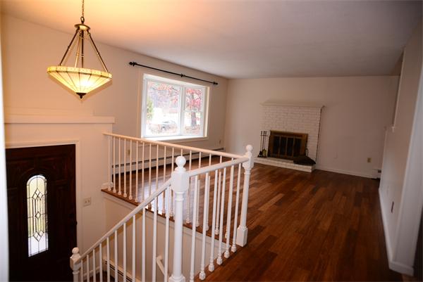 31 Partridge Road Dracut, MA 01826 - Photo 5 of 27