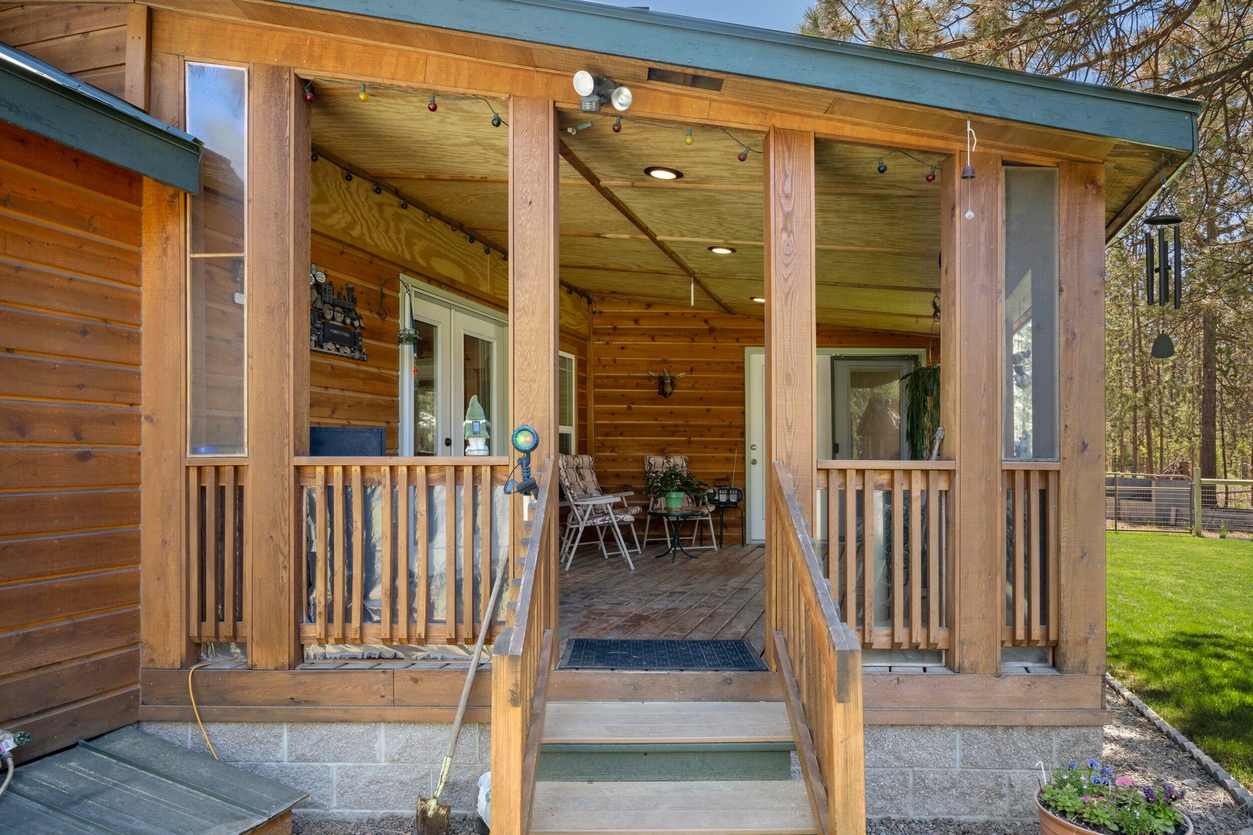 1838 Rector Drive La Pine, OR 97739 - Photo 56 of 69 porch