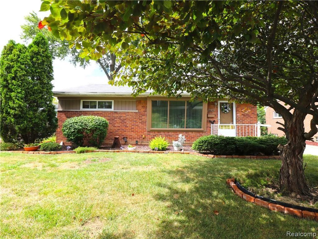 8825 Merriman Road Livonia, MI 48150 - Photo 3 of 20 IMG_9670.JPG