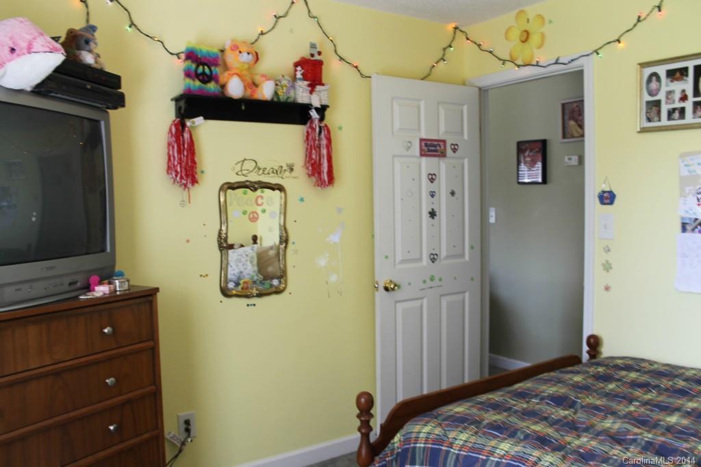 809 River Trail Road Lowell, NC 28098 - Photo 16 of 19 Gallery Image 16