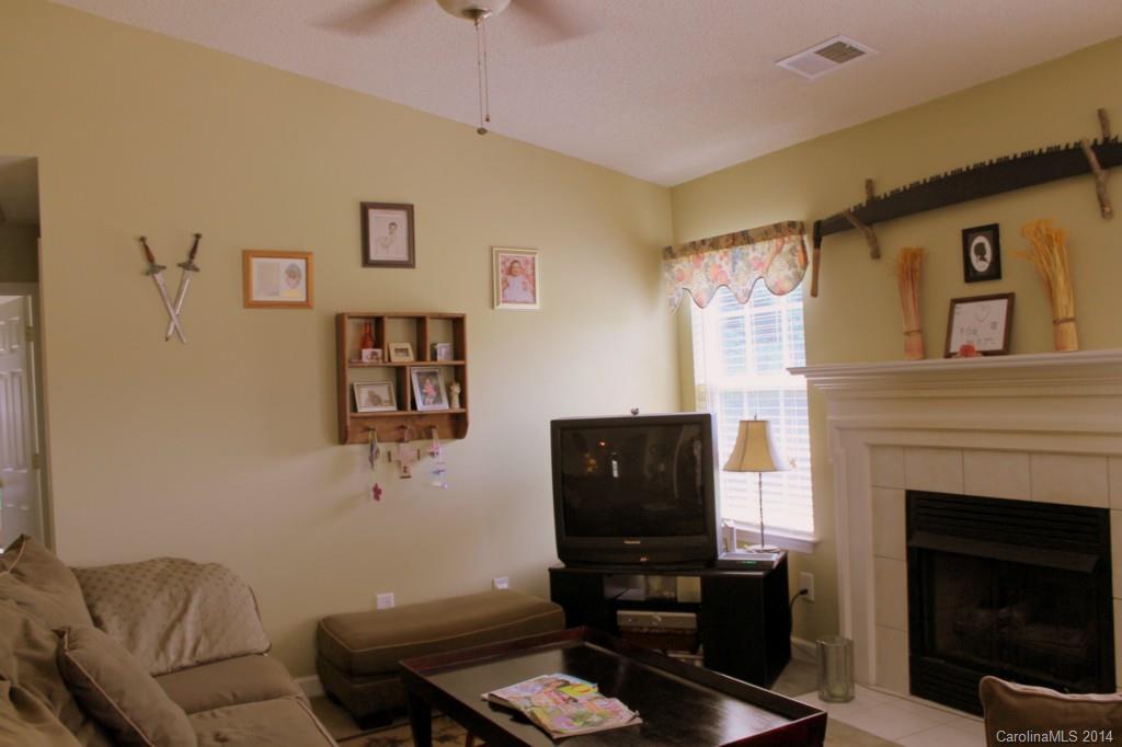 809 River Trail Road Lowell, NC 28098 - Photo 6 of 19 Gallery Image 6