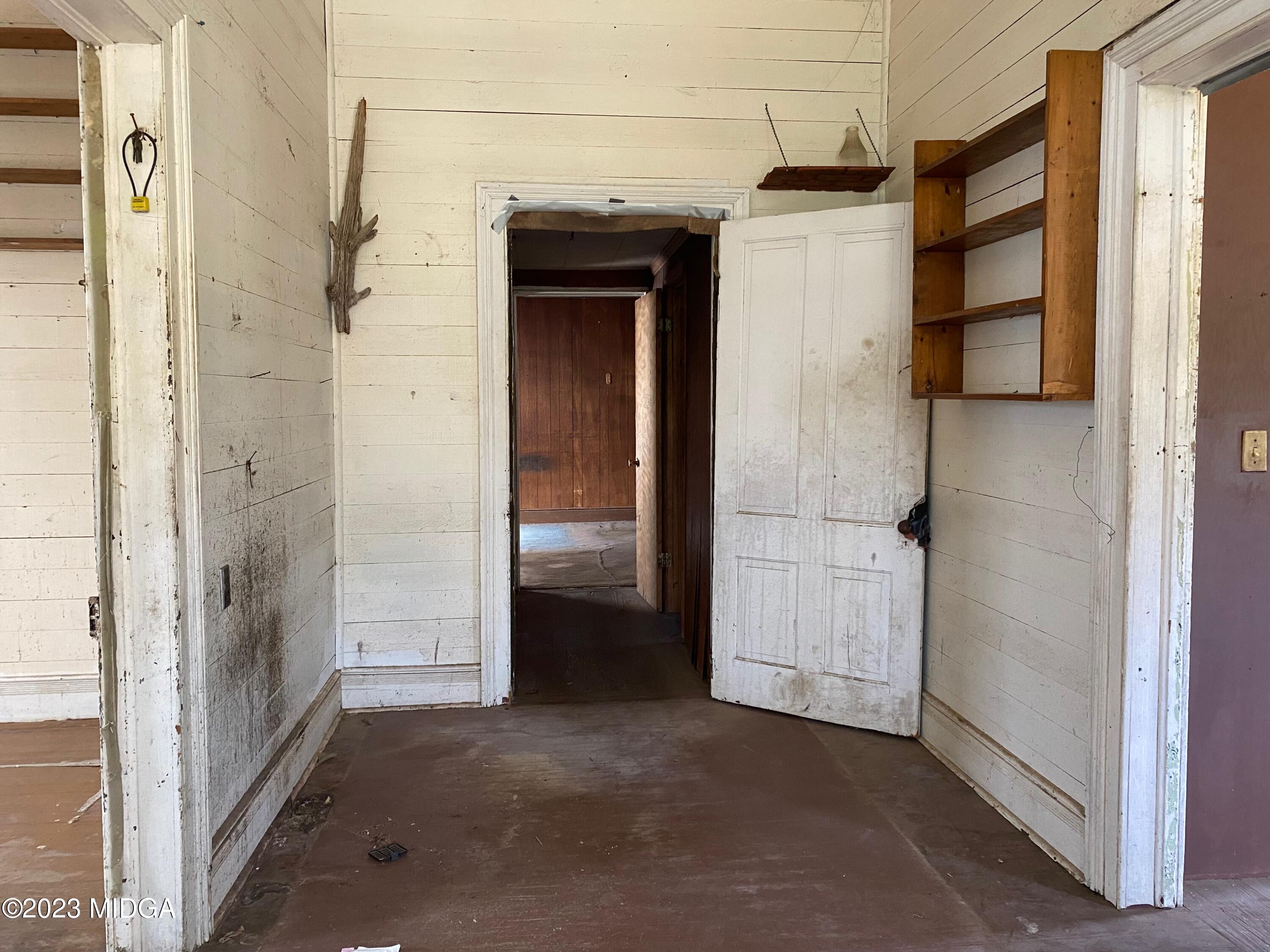 491 Barrow Road Reynolds, GA 31076 - Photo 16 of 56 a view of a small space